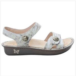 Alegria VIENNA Womens Size US 8 Sand Tan Slingback Wedge Sandal Shoes